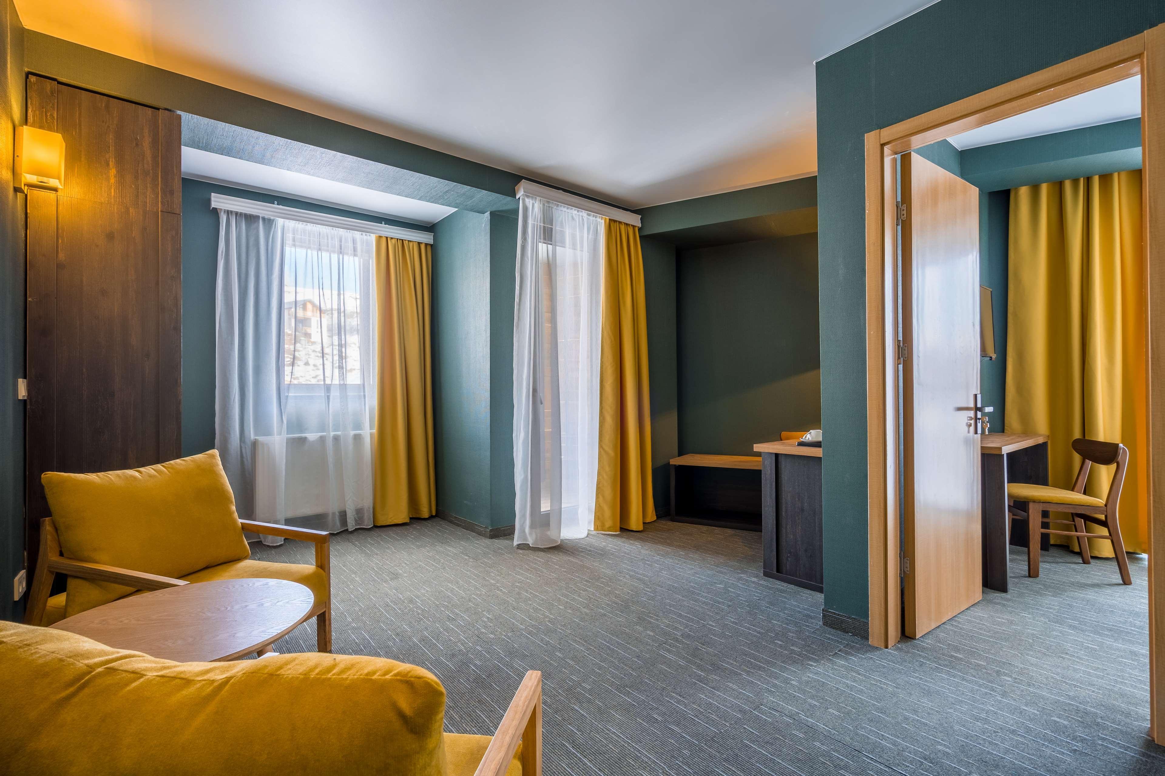 Best Western Gudauri Exterior photo
